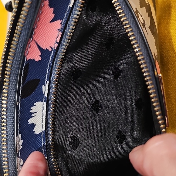 Kate Spade Gala Floral Tinie Wristlet EUC - Picture 7 of 10